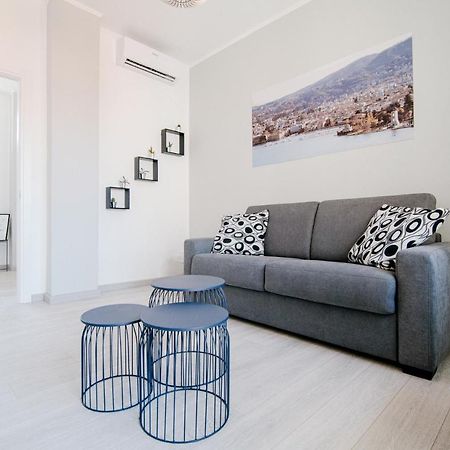 Bright Home - The House Of Travelers Комо Екстериор снимка