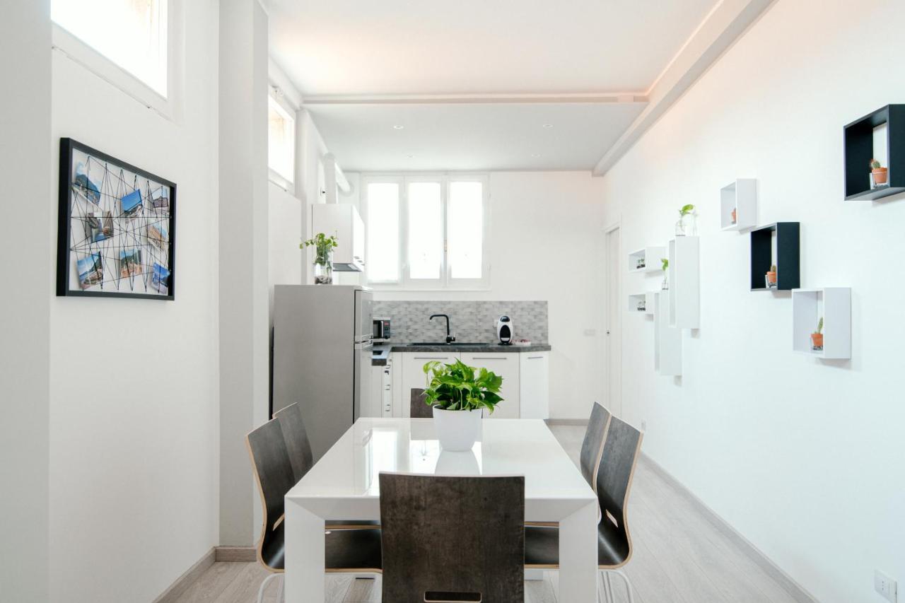 Bright Home - The House Of Travelers Комо Екстериор снимка